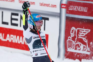 6e wereldbekerzege voor Shiffrin op de reuzenslalom