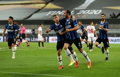 🎥 | WAT GEBEURT HIER?! Godin scoort vlak na 2e goal De Jong de 2-2 voor Inter