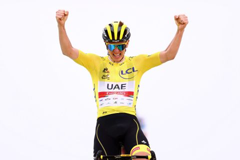 Tadej Pogacar blij met zege op Col du Portet: 'Had gelukkig de kracht om nog te winnen'