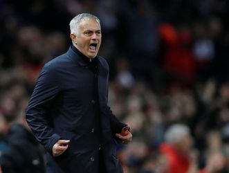 FA start onderzoek omdat ManU-coach Mourinho gescholden zou hebben