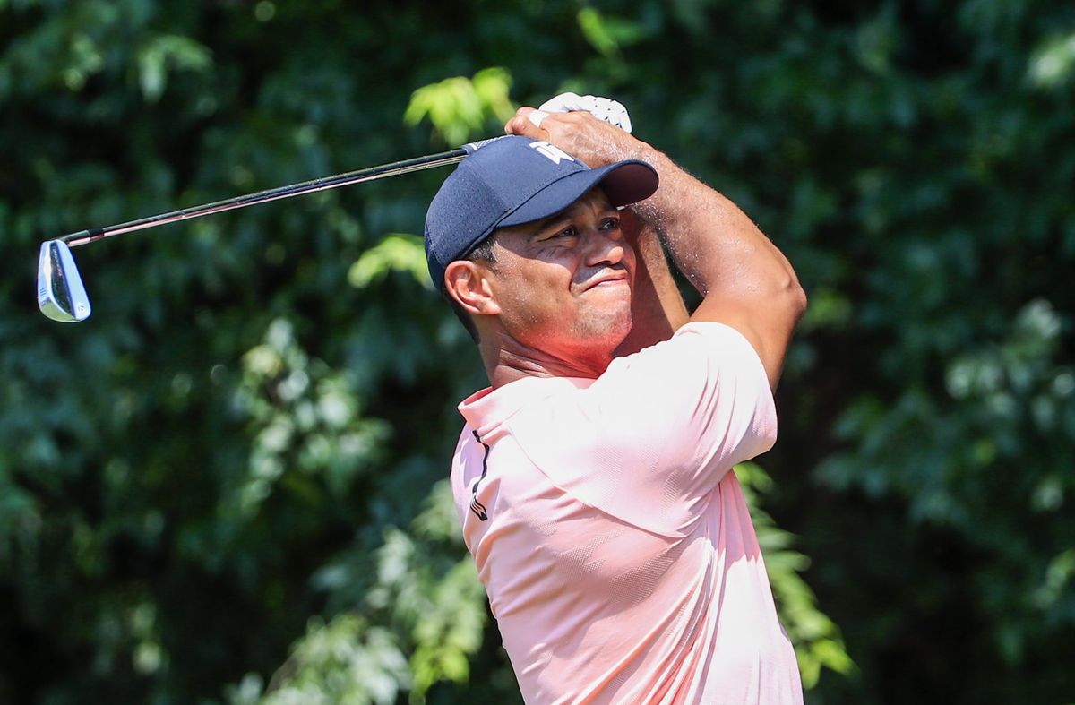42-jarige Tiger Woods golft lekker op Tour Championship