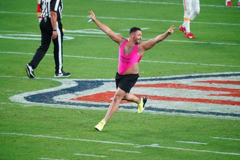💸 | Super Bowl-streaker krijgt $374.000 NIET na laffe actie gokkantoor