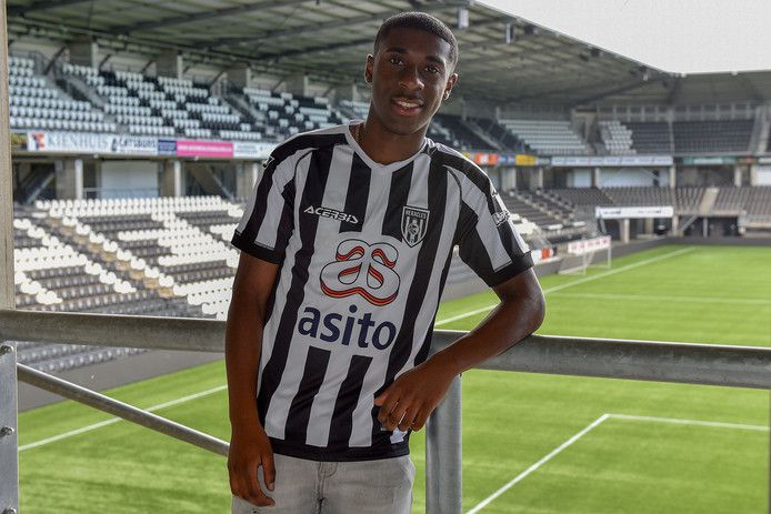 Heracles-voetballer Amissi weet nu al: geen WK in Qatar voor hem