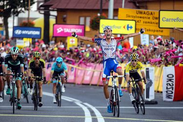 Preidler springt vlak voor de streep weg bij favorieten en wint koninginnenrit in Ronde van Polen (video)