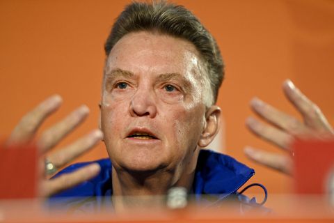 Louis van Gaal wil na kwalificatie snel omschakelen naar 5-3-2: 'Selectie is hier voor gemaakt'