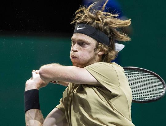 'Geluksvogel' Rublev bereikt finale in Doha niet na nederlaag tegen Bautista Agut