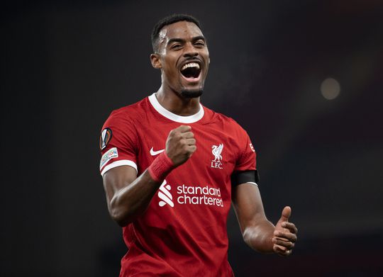 🎥 | Ryan Gravenberch helemaal in zijn vel bij Liverpool: 'Dat was echt wat ik wilde'
