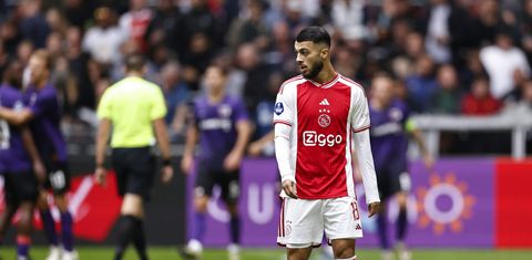 Dit is de opstelling van Ajax tegen USV Hercules: veel bankzitters en een 19-jarige basisdebutant