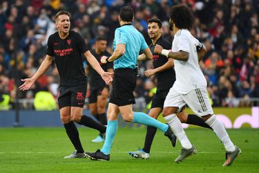 🎥 | Luuk de Jong scoort tegen Real Madrid, VAR steekt er een stokje voor