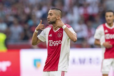 Ziyech kapt, schiet, ziet keeper Sturm Graz blunderen en zet Ajax op 1-0 (video)