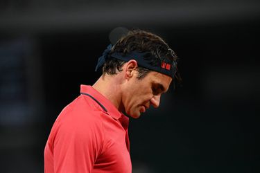 🎥 | Félix Auger-Aliassime verrast Roger Federer: vroege exit voor titelverdediger in Halle