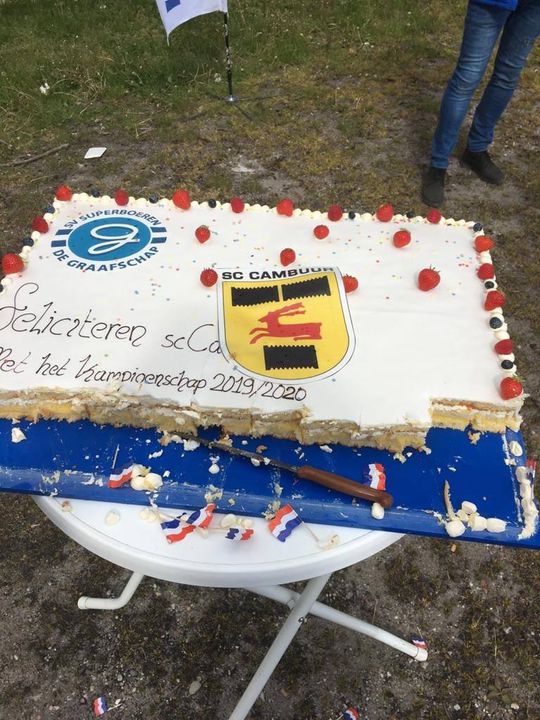 Fans De Graafschap bezorgen gigantische kampioenstaart bij Cambuur op 'Dag des Oordeels'