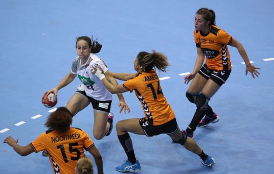 Nederlandse handbalsters zien weer iemand afhaken voor Olympische Spelen