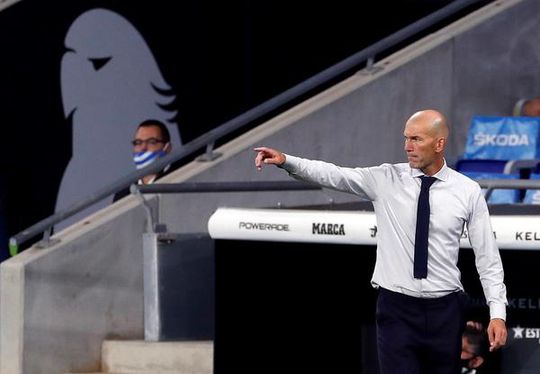 Zidane ziet Barça zwoegen, maar weigert te verslappen: 'We kunnen nog 18 punten verliezen'