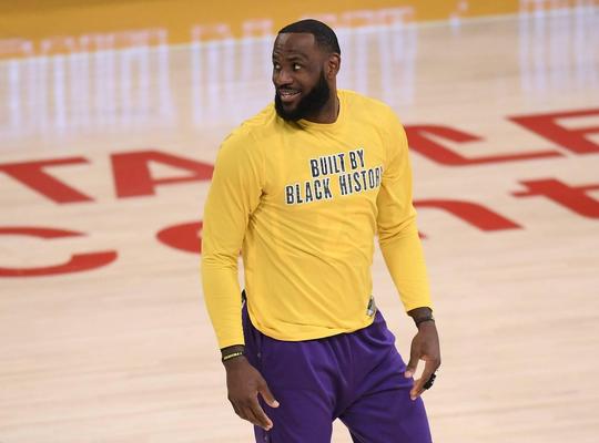 Discussie tussen LeBron en Zlatan: 'Je moet doen waar je goed in bent'