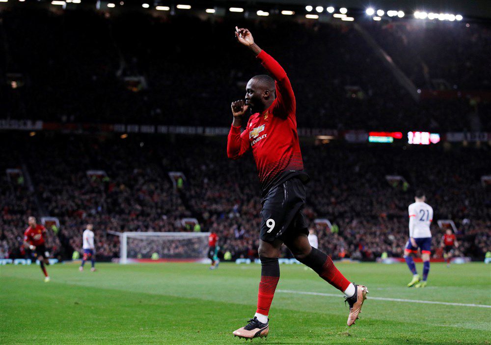 Lukaku valt in bij Manchester United en scoort binnen 1 minuut