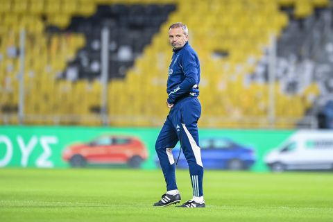 TV-gids: zo laat en hier op tv kijk je live naar AEK - Ajax