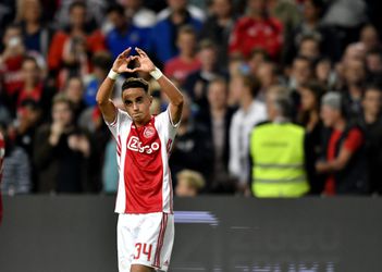 Nice draagt tijdens warming-up speciaal shirt voor Nouri