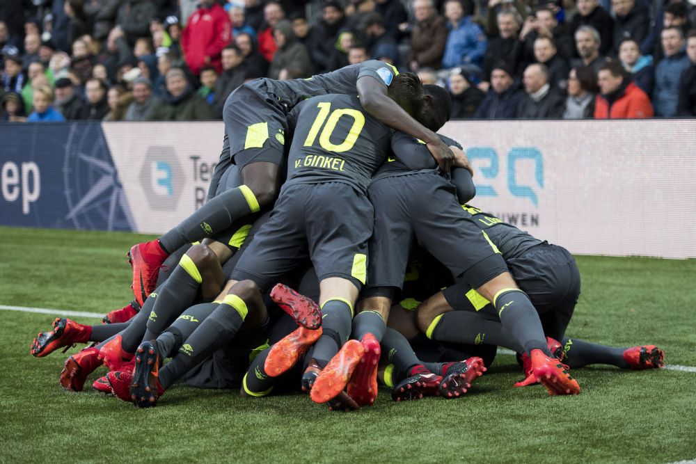 Gelukkig PSV steelt drie punten in Zwolle