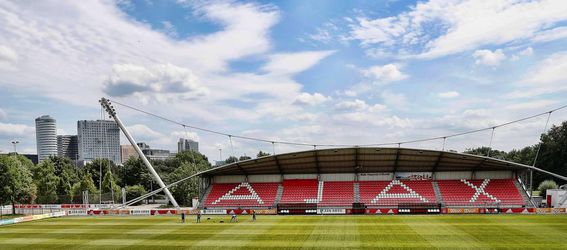 Ajax gaat ministadion bouwen op parkeerplaats P2 naast Johan Cruijff Arena
