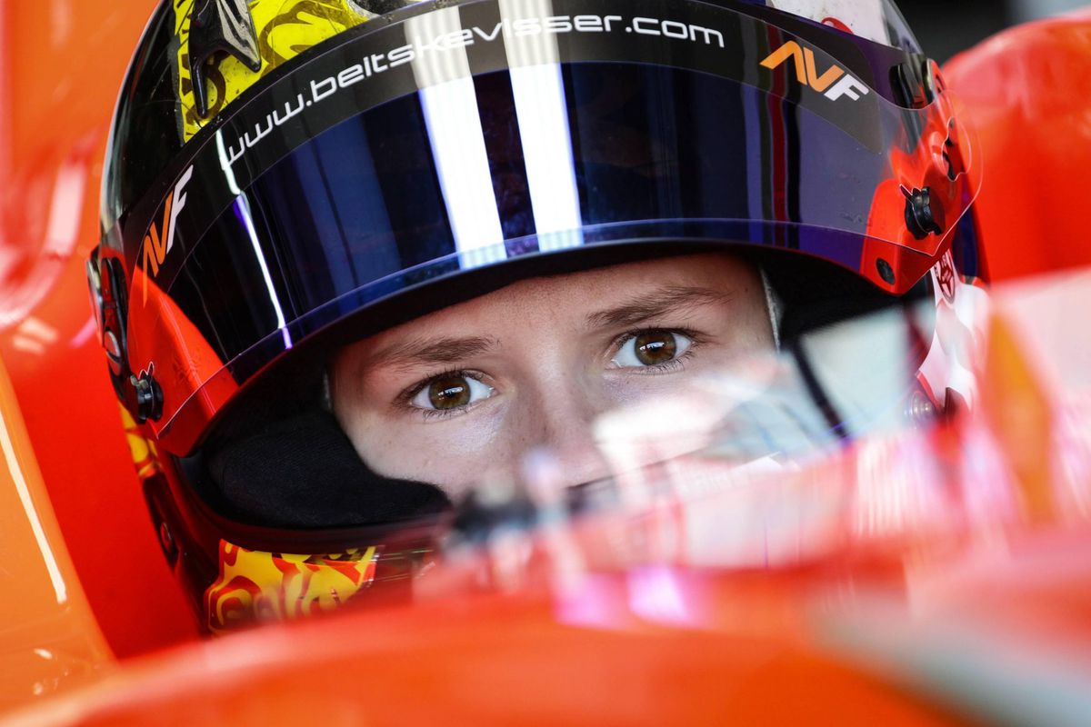 Nederlandse coureur Beitske Visser mag testen in de Formule E