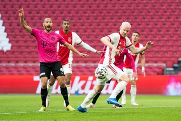 Davy Klaassen lacht de VAR uit na afgekeurde goal: 'Dit zien die gasten in Zeist toch ook?'