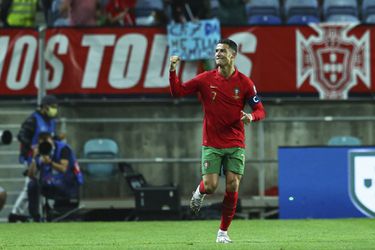 🎥 | Cristiano Ronaldo maakt interlandgoals 113 én 114 vanaf strafschopstip