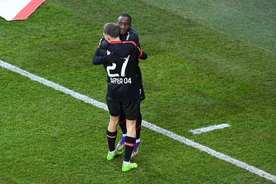 Bosz wint van Borussia Dortmund, Weghorst scoort wéér