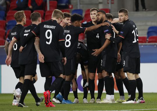 🎥 | Jong Duitsland overleeft penaltythriller tegen Denen en treft Jong Oranje in halve finale