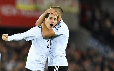 BOOOM! Rudy zet Duitsland al vroeg op voorsprong met héérlijke pegel (video)