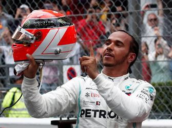 Hamilton spreekt over enorm moeilijke race: 'Het was crashen of finishen'