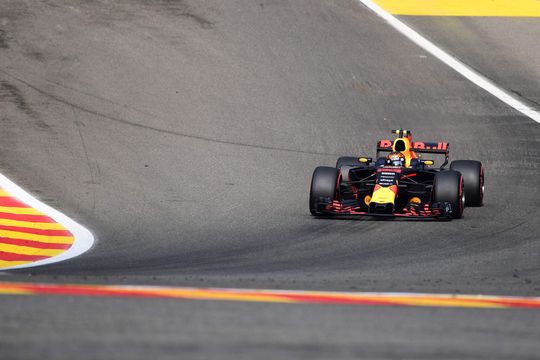 Verstappen pakt 'hattrick' in 3e vrije training, baanrecord voor Räikkönen (video)