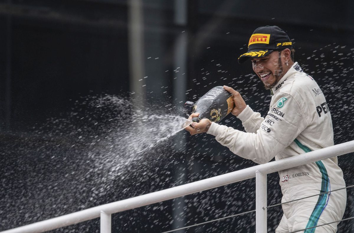 Hamilton moet rekening houden met gridstraf in laatste race van het seizoen