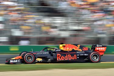 P3 voor Verstappen na heerlijke inhaalactie op Vettel (video)