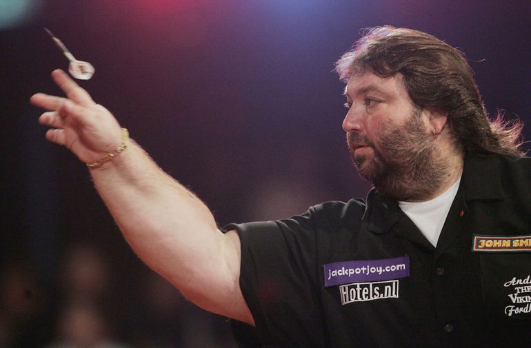 Dartswereldkampioen Andy Fordham plotseling overleden