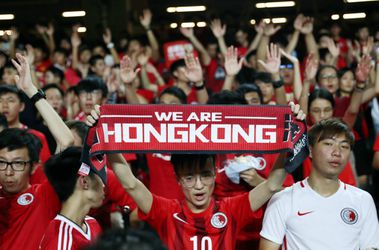 Boegeroep fans Hongkong bij horen volkslied China