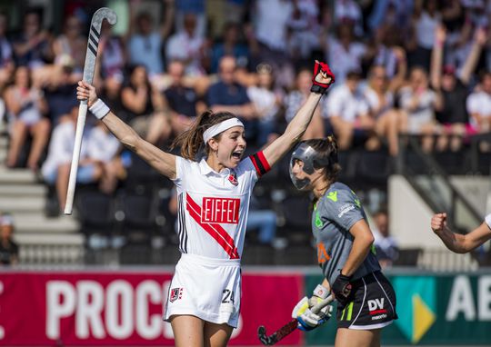 Vrouwen Amsterdam rollen Real Sociedad op en pakken EK voor hockeyteams (video's)