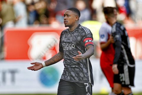 'Ajax-aanvoerder Steven Bergwijn kan in de winter vertrekken naar de zandbak'