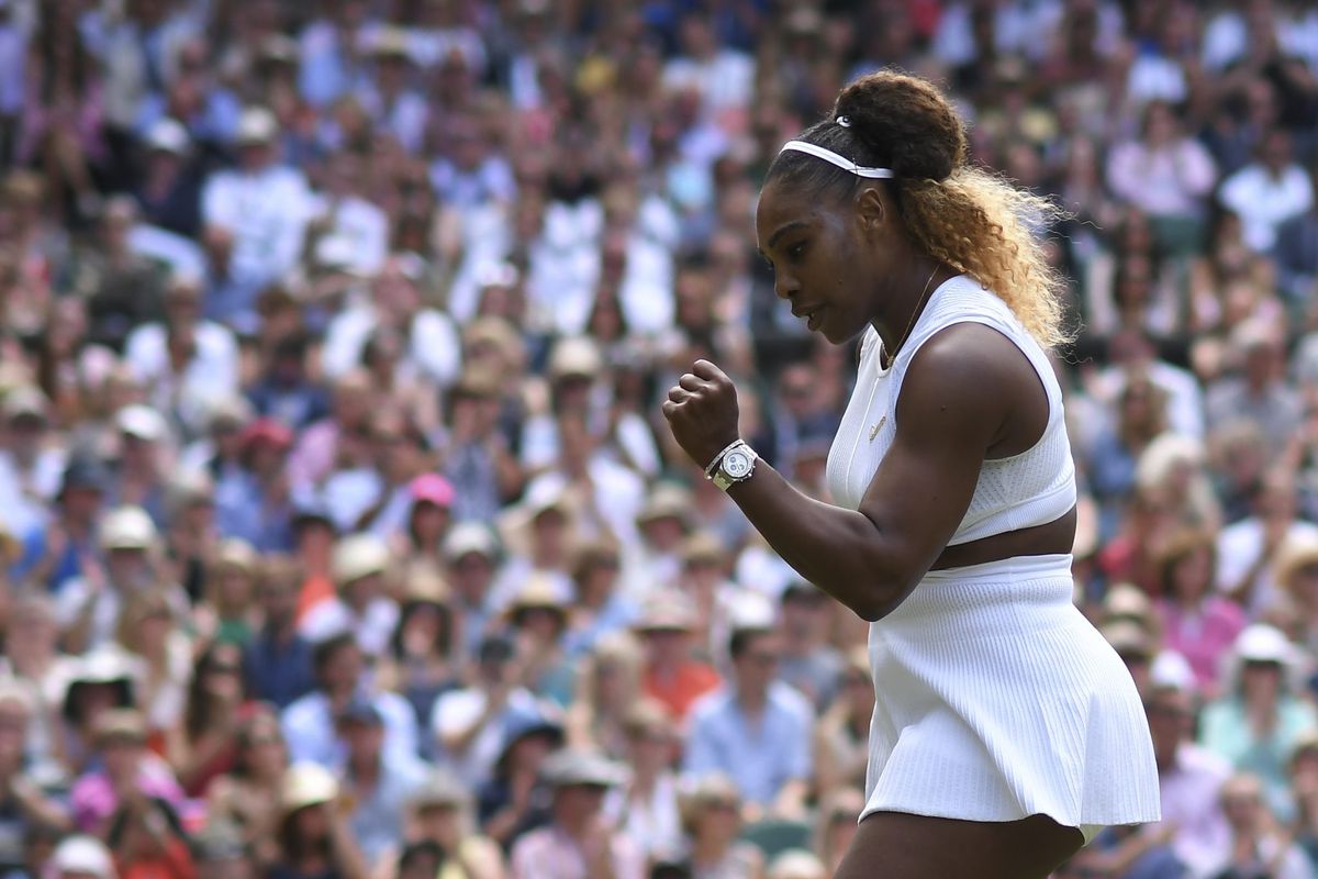 Serena Williams verplettert beul van Bertens en treft Halep in finale Wimbledon