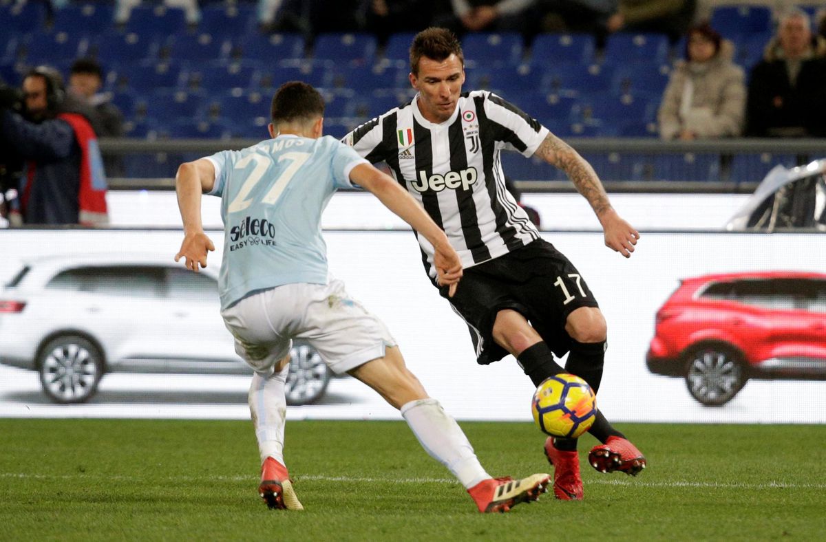 Dybala schiet Juventus diep in blessuretijd langs Lazio (video's)