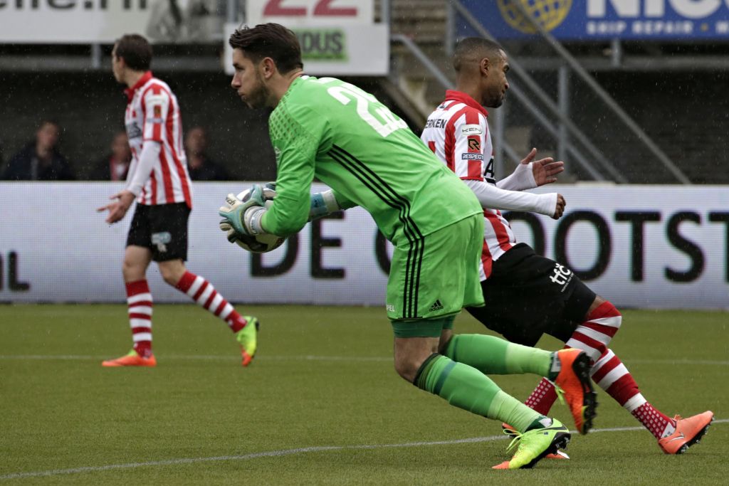 Slecht nieuws Feyenoord: doelman Jones onzeker voor thuisduel met AZ