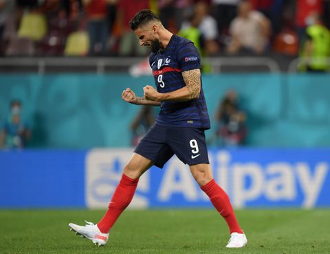 Olivier Giroud van Chelsea naar AC Milan en gaat met vervloekte nummer 9 spelen