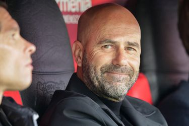 Bosz haalt CL-voetbal met Leverkusen, Weghorst is de hattrickheld bij 8-klapper van Wolfsburg (video)