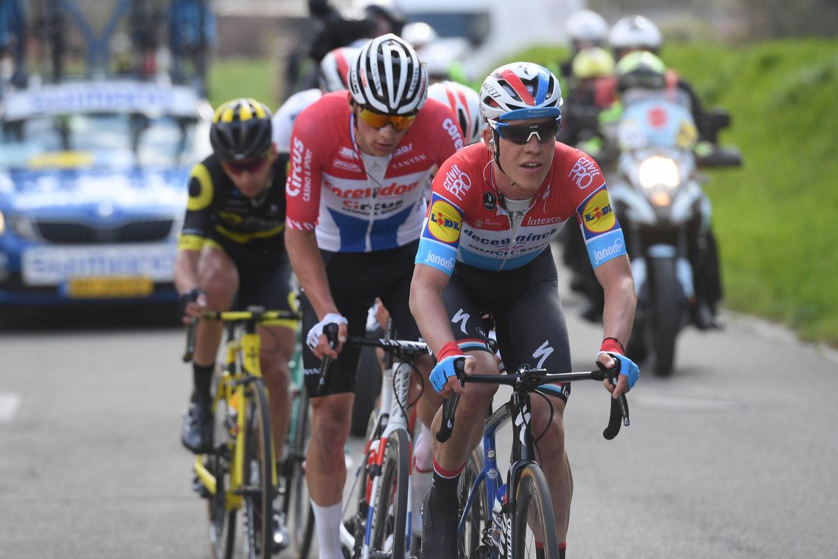 Bob Jungels baalt van makkelijke finish Dwars door Vlaanderen: 'Er waren te weinig hindernissen'