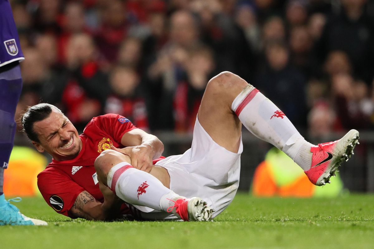 Man Utd bevestigt zware knieblessure Zlatan