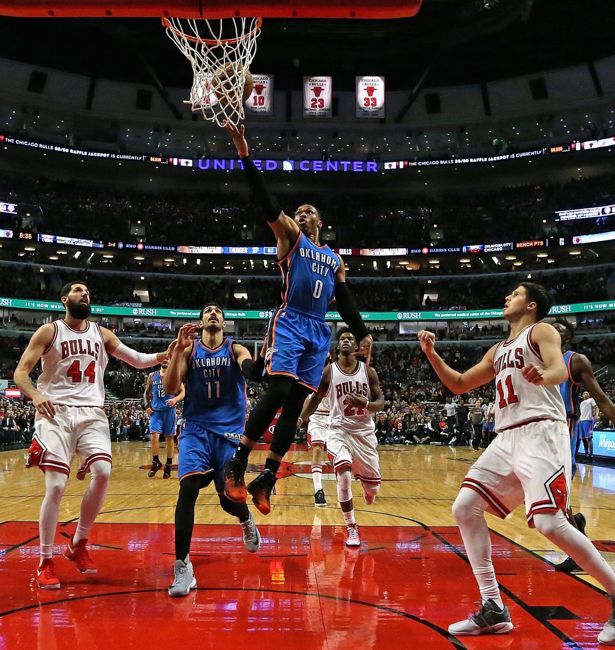 Westbrook opnieuw fenomenaal in zege op Chicago Bulls (video)