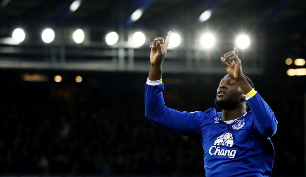 Lukaku is on fire in knotsgekke wedstrijd van Koeman's Everton