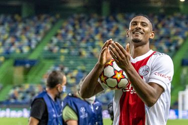 Sébastien Haller in zelfde rijtje als Ajax-legendes na doelpuntenshow in Portugal
