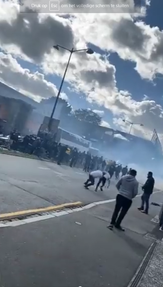 🎥 | Rellen rond Rennes-stadion: PSG-spelers zitten vast in parkeergarage