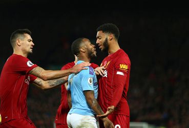 Sterling blijft ruzie zoeken met Liverpool-verdediger en krijgt schorsing van Engelse bond